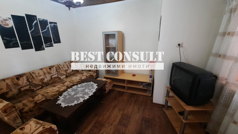 Продава КЪЩА, град Русе, Централен кооп. пазар • 54000 € / 105614.82 лв. • 14387945 1 — Holmes.bg Продава КЪЩА, град Русе, Централен кооп. пазар • 54000 € / 105614.82 лв. • 14387945 1