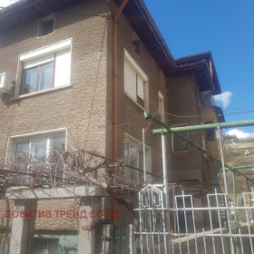 Продажба на имоти в гр. Дупница, област Кюстендил — страница 4 - изображение 13 