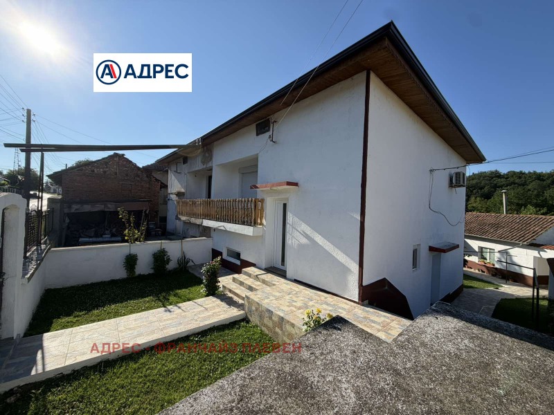 Продава КЪЩА, област Плевен, с. Буковлък • 134000 € / 262081.22 лв. • 91465795 1 — Holmes.bg Продава КЪЩА, област Плевен, с. Буковлък • 134000 € / 262081.22 лв. • 91465795 1