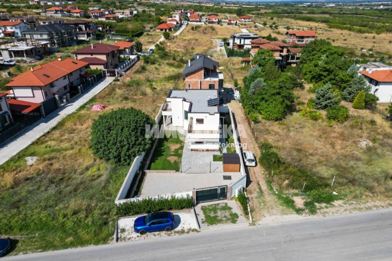Продава  Къща, област Пловдив, с. Белащица •  460 000 EUR • ID 29640391 — holmes.bg - [1] 