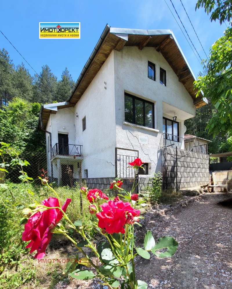 Продава КЪЩА, област Пазарджик, с. Габровица • 69990 € / 136888.54 лв. • 55244720 1 — Holmes.bg Продава КЪЩА, област Пазарджик, с. Габровица • 69990 € / 136888.54 лв. • 55244720 1