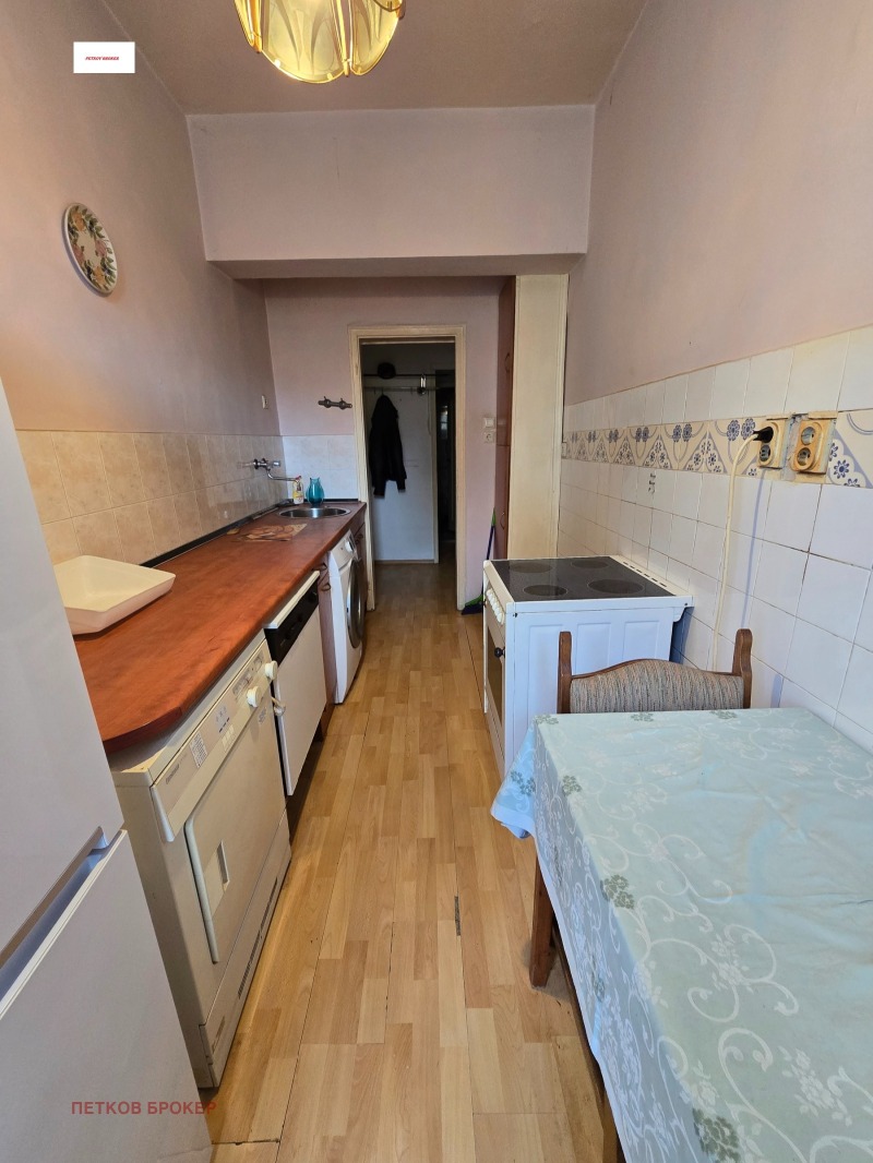 Под наем 3-СТАЕН, град София, Център • 550 € • 18393869 1 — Holmes.bg Под наем 3-СТАЕН, град София, Център • 550 € • 18393869 1