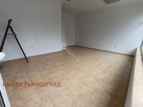 МАГАЗИН, 32 m2 - Holmes.bg МАГАЗИН, 32 m2