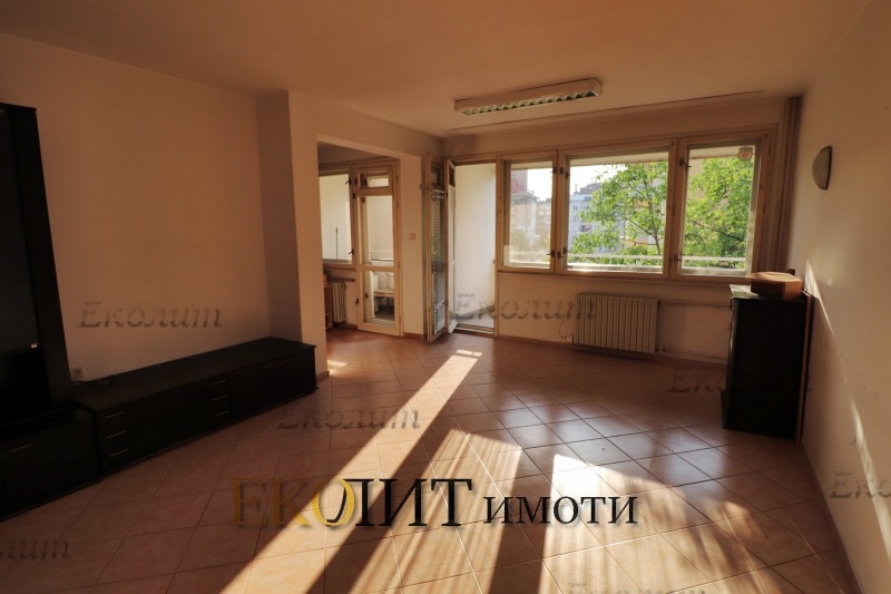 Под наем 3-СТАЕН, град София, Бъкстон • 650 € • 49245359 1 — Holmes.bg Под наем 3-СТАЕН, град София, Бъкстон • 650 € • 49245359 1