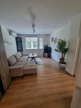 Обява Дава под наем 2-СТАЕН,град Варна, Център