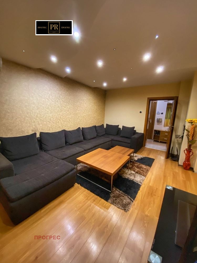 Под наем 4-СТАЕН, град Пловдив, Христо Смирненски • 700 € / 1369.08 лв. • 43381565 1 — Holmes.bg Под наем 4-СТАЕН, град Пловдив, Христо Смирненски • 700 € / 1369.08 лв. • 43381565 1