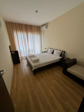 Обява Дава под наем 2-СТАЕН,град Варна, к.к. Златни пясъци>