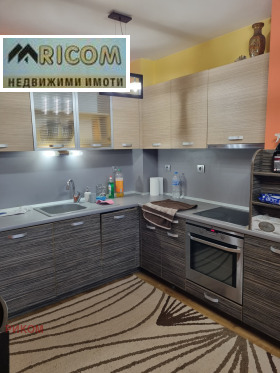 Обява Дава под наем 3-СТАЕН,град Плевен, Широк център