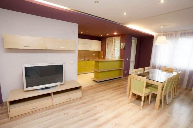 Под наем 4-СТАЕН, град София, Кръстова вада • 1300 € / 2542.58 лв. • 23675067 1 — Holmes.bg Под наем 4-СТАЕН, град София, Кръстова вада • 1300 € / 2542.58 лв. • 23675067 1