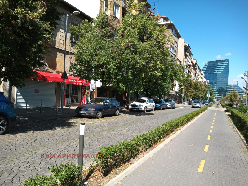 Дава под наем МАГАЗИНград София, Център