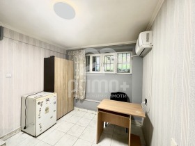 ОФИС, 10 m2 - Holmes.bg ОФИС, 10 m2