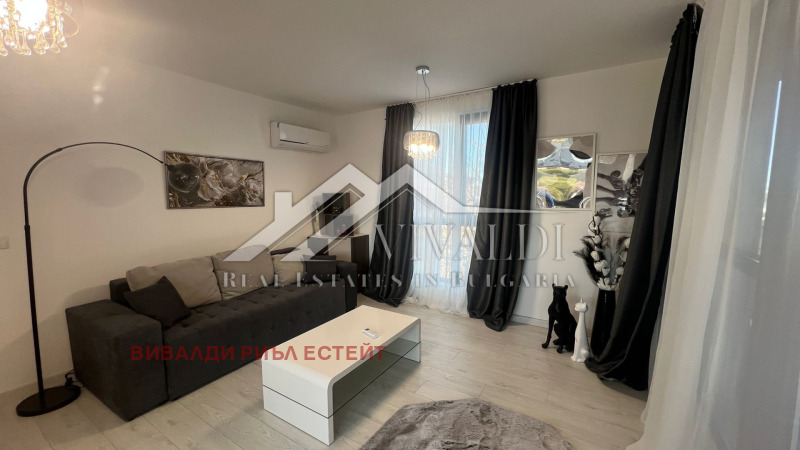 Под наем 3-СТАЕН, град Варна, Център • 900 € / 1760.25 лв. • 97006969 1 — Holmes.bg Под наем 3-СТАЕН, град Варна, Център • 900 € / 1760.25 лв. • 97006969 1