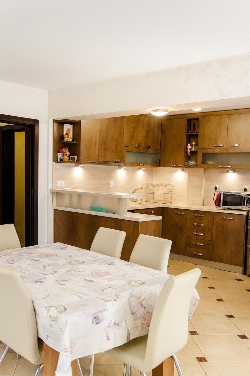 Под наем 3-СТАЕН, град Пловдив, Каменица 1 • 766 € / 1498.17 лв. • 57392480 1 — Holmes.bg Под наем 3-СТАЕН, град Пловдив, Каменица 1 • 766 € / 1498.17 лв. • 57392480 1