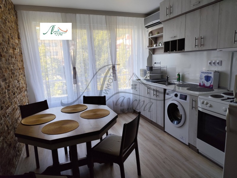 Под наем 3-СТАЕН, град Шумен, Център • 460 € / 899.68 лв. • 13041011 1 — Holmes.bg Под наем 3-СТАЕН, град Шумен, Център • 460 € / 899.68 лв. • 13041011 1