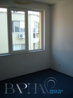 Обява Дава под наем 2-СТАЕН,град Варна, Левски 1