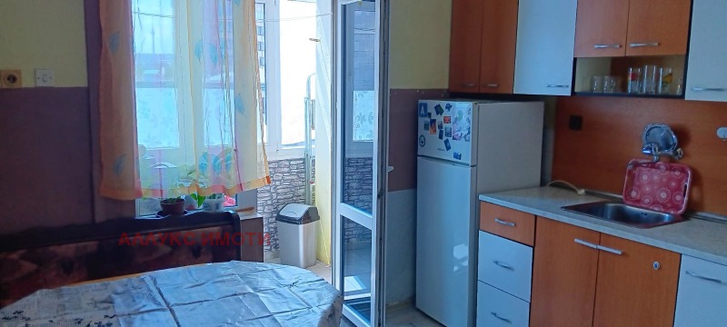 Под наем 1-СТАЕН, град Русе, Център • 300 € / 586.75 лв. • 71756897 1 — Holmes.bg Под наем 1-СТАЕН, град Русе, Център • 300 € / 586.75 лв. • 71756897 1