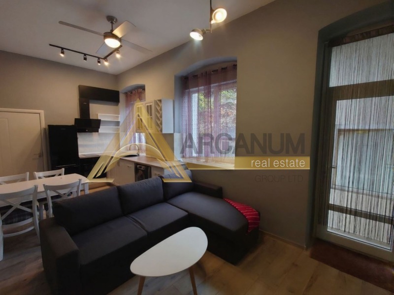 Под наем ЕТАЖ ОТ КЪЩА, град Варна, Център • 800 € / 1564.66 лв. • 19075120 1 — Holmes.bg Под наем ЕТАЖ ОТ КЪЩА, град Варна, Център • 800 € / 1564.66 лв. • 19075120 1