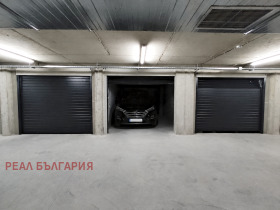 Дава под наем Гараж, Паркомясто, град Русе