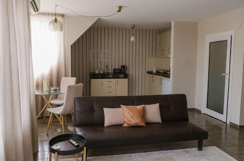 Под наем 1-СТАЕН, град Варна, Гръцка махала • 550 € / 1075.71 лв. • 21576380 1 — Holmes.bg Под наем 1-СТАЕН, град Варна, Гръцка махала • 550 € / 1075.71 лв. • 21576380 1