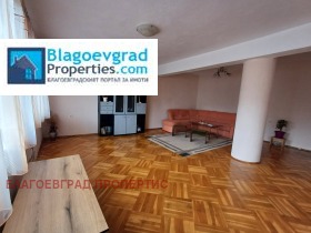 Тристайни апартаменти под наем в град Благоевград, Широк център - изображение 3 