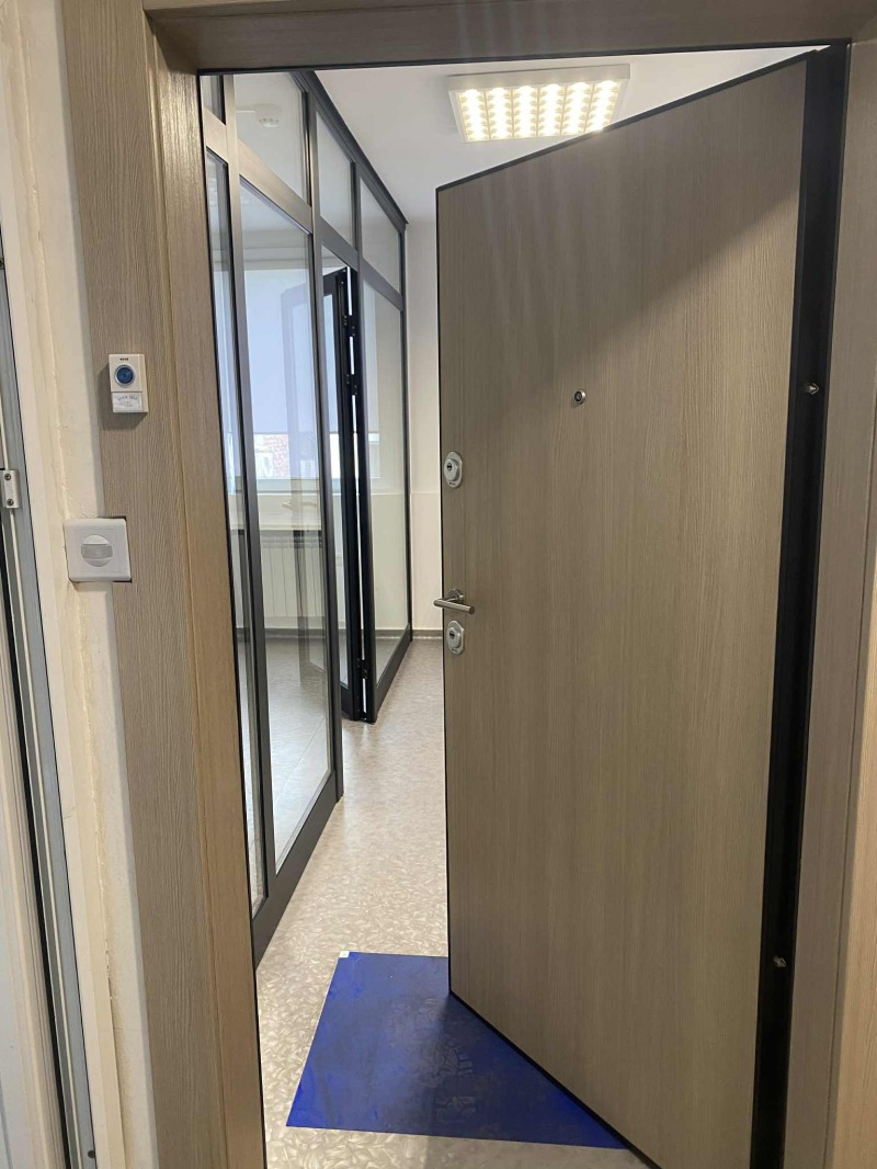 Под наем ОФИС, град София, Център • 660 € / 1290.85 лв. • 38591037 1 — Holmes.bg Под наем ОФИС, град София, Център • 660 € / 1290.85 лв. • 38591037 1