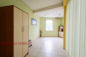 Обява Дава под наем САМОСТОЯТЕЛНА СГРАДА,град Русе, Промишлена зона - Изток>