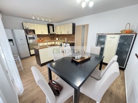 Обява Дава под наем 3-СТАЕН,град Варна, Център