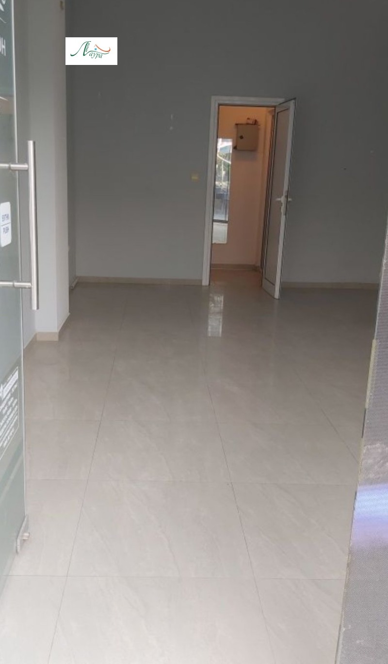 Под наем МАГАЗИН, град Шумен, Център • 230 € • 26463706 1 — Holmes.bg Под наем МАГАЗИН, град Шумен, Център • 230 € • 26463706 1