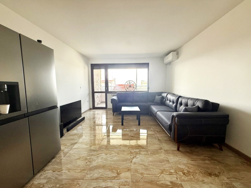 Продава 3-СТАЕН, гр. Велико Търново, Колю Фичето, снимка 3 - Апартаменти - 53427237