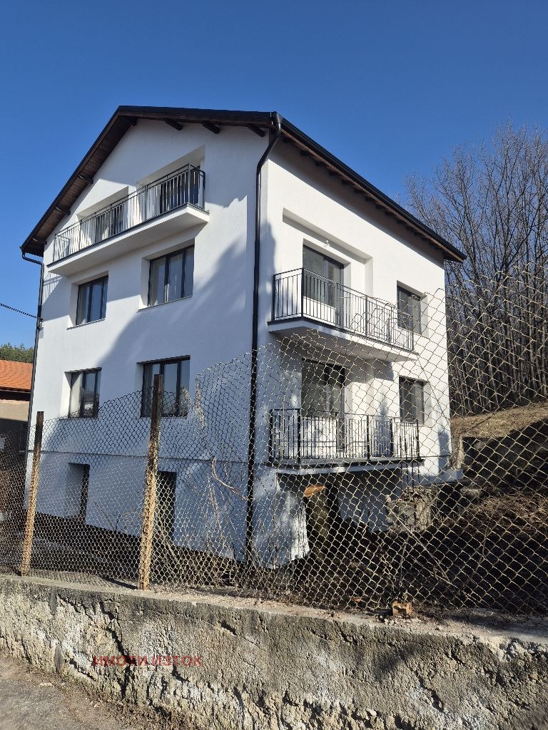 Продава 3-СТАЕН, гр. Перник, Изток, снимка 15 - Апартаменти - 53643250