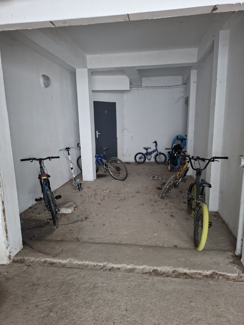 Продава ГАРАЖ, ПАРКОМЯСТО, гр. Търговище, Център, снимка 2 - Гаражи и паркоместа - 53453833