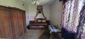 КЪЩА, 300 m2