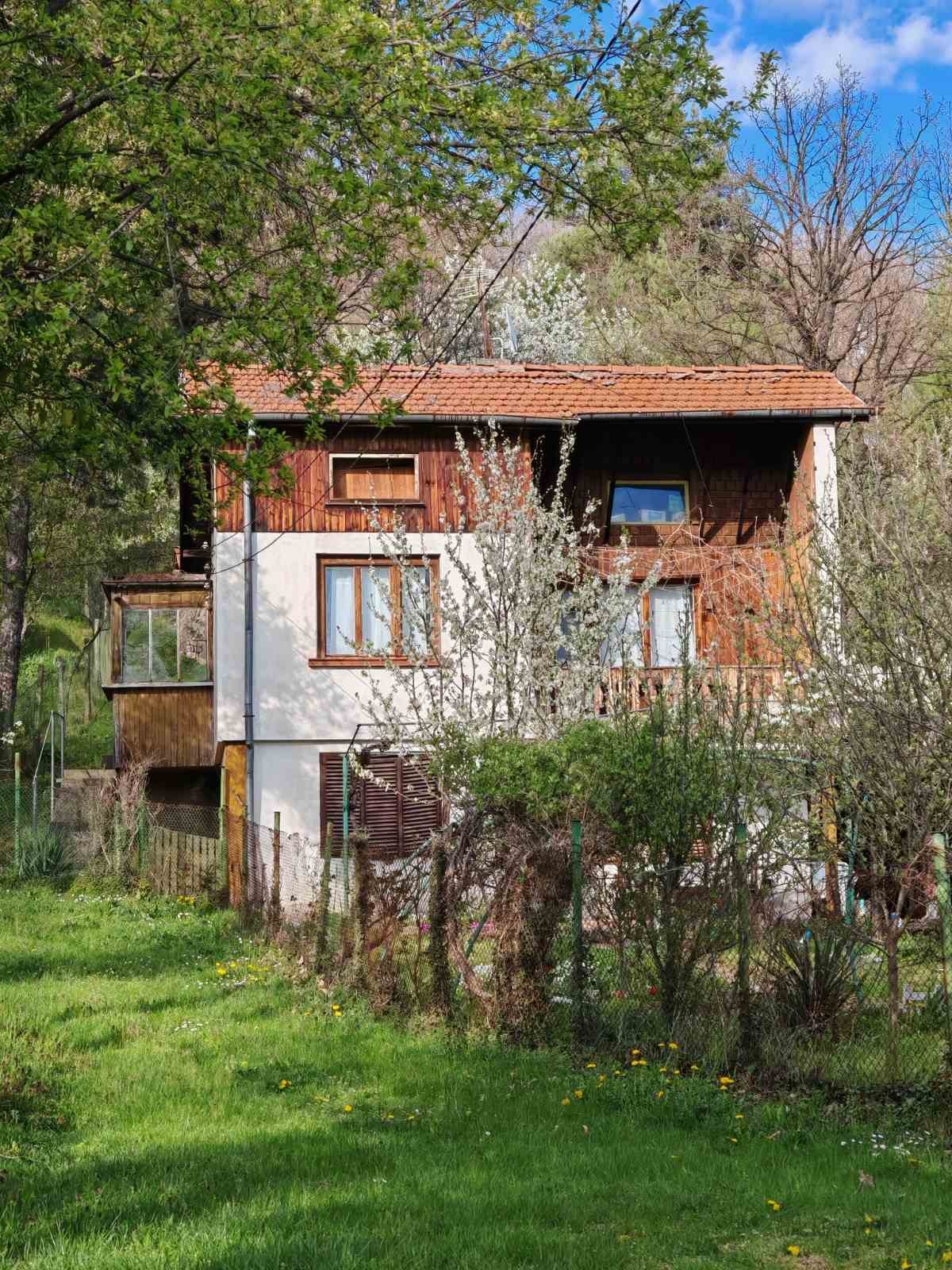 Продава КЪЩА, гр. Своге, област София област