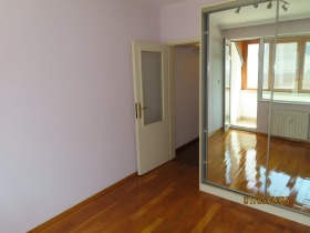 Casita Lozenets, Sofia 3