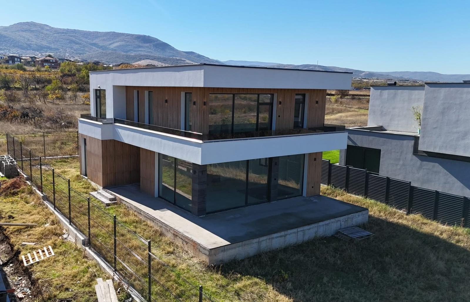 Продава КЪЩА, с. Белащица, област Пловдив