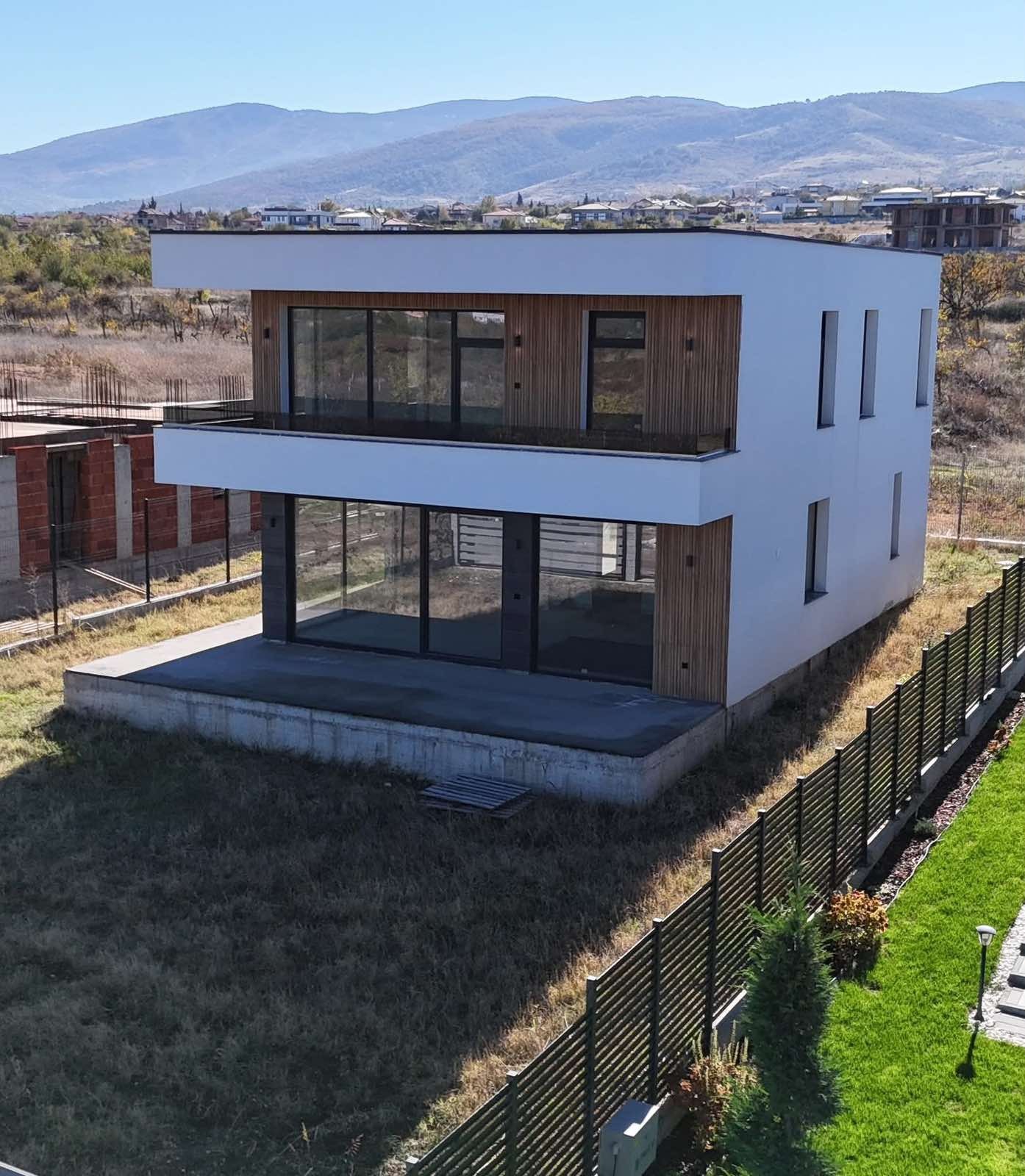 Продава КЪЩА, с. Белащица, област Пловдив