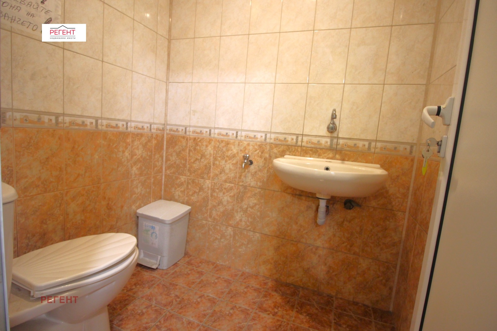 Продава МАГАЗИН, гр. Габрово, Център, снимка 9 - Магазини - 51879434