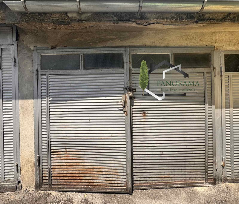 Продава ГАРАЖ в град Шумен, Военно училище - 13 кв.м / 21 474.26 € » 42 000 лв., ПАНОРАМА
