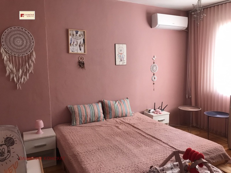 Продава  4-стаен град Пловдив , Център , 126 кв.м | 97458283