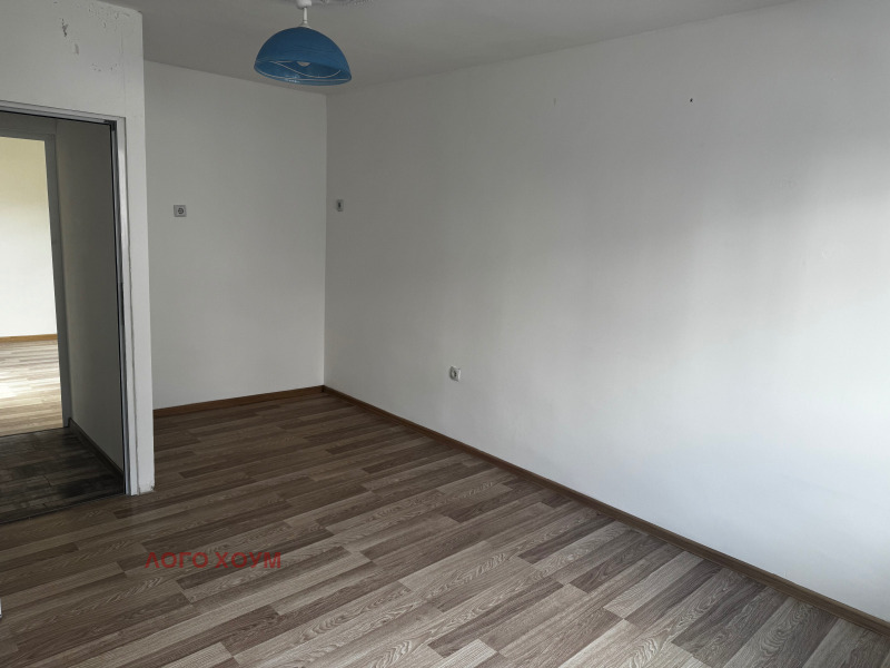 Продава ЕТАЖ ОТ КЪЩА, гр. Варна, Аспарухово, снимка 9 - Етаж от къща - 52273479