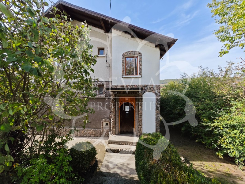 Продава КЪЩА, с. Чавдар, област София област