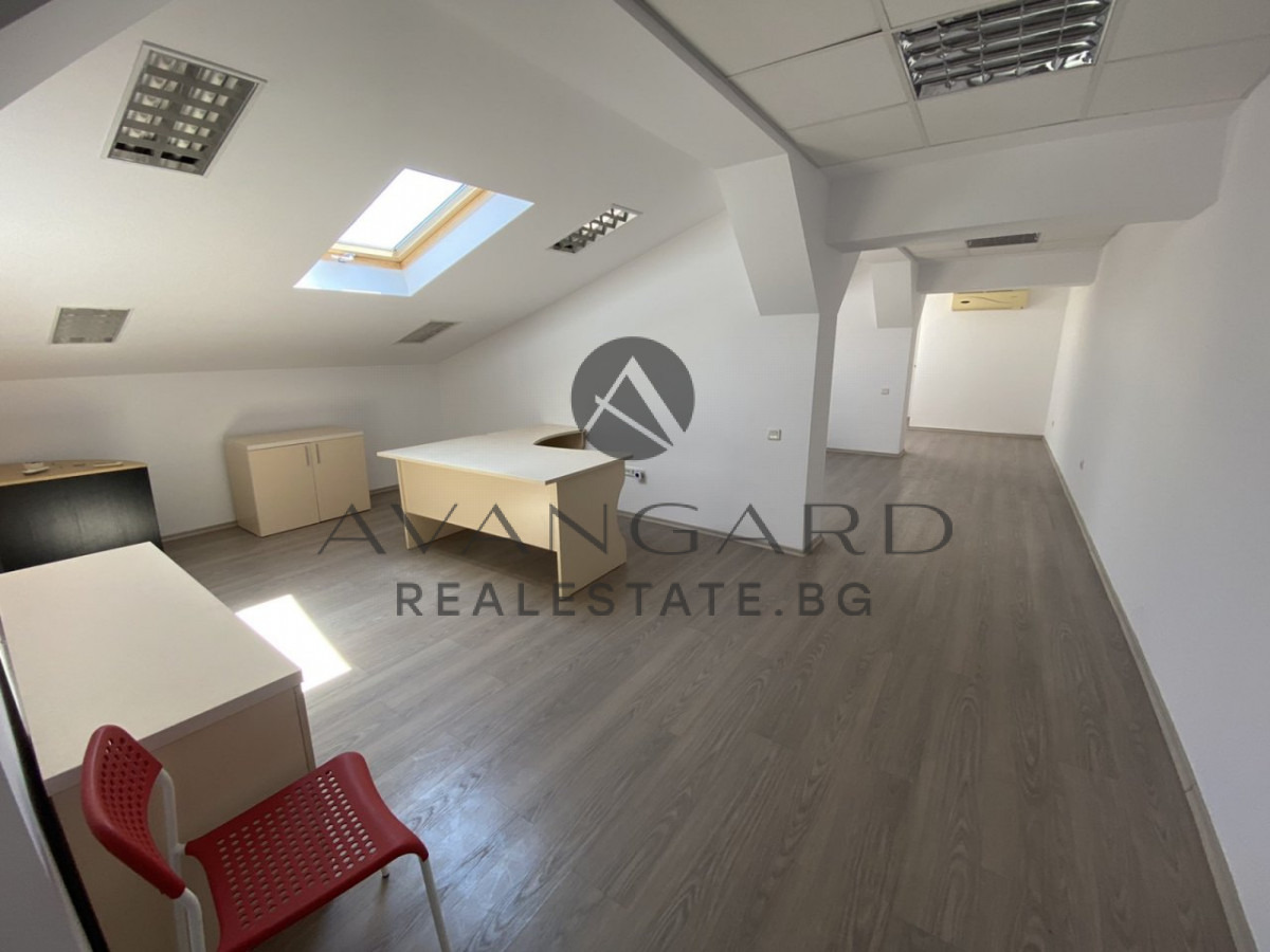 Продава ОФИС, гр. Пловдив, Център, снимка 2 - Офиси - 46139495
