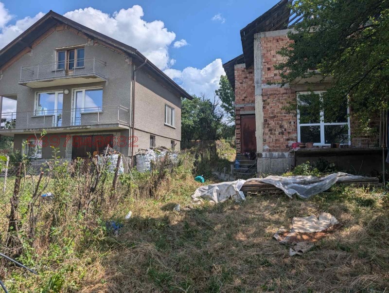 Продава КЪЩА, с. Големо Бучино, област Перник