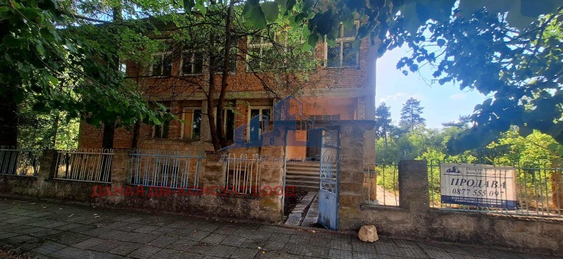 Продава САМОСТОЯТЕЛНА СГРАДА в област Шумен, с. Сини вир - 450 кв.м / 60 000 € » 117 349.80 лв., ДАНАЯ ДМ-КОНСУЛТ ЕООД