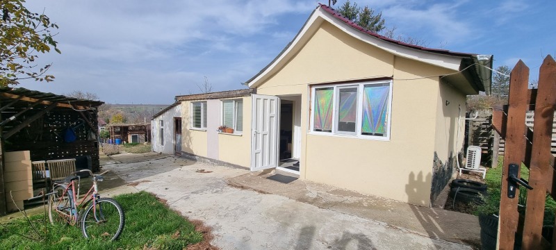 Продава ВИЛА, град Разград, Промишлена зона - Запад • 155000 лв. / 79250.24 € • 36750819 1