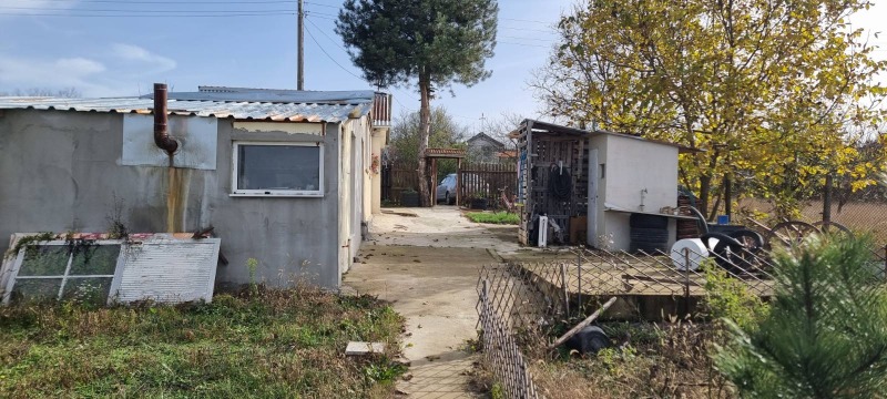 Продава ВИЛА, гр. Разград, Промишлена зона - Запад, снимка 11 - Вили - 52466044