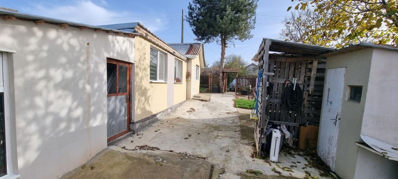 Продава ВИЛА, гр. Разград, Промишлена зона - Запад, снимка 6 - Вили - 52466044