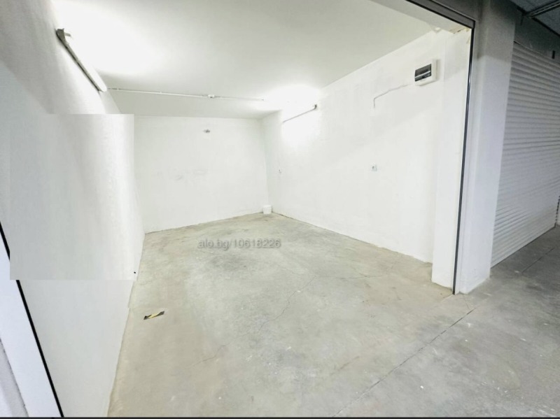 Продава ГАРАЖ, ПАРКОМЯСТО, гр. Пловдив, Кючук Париж