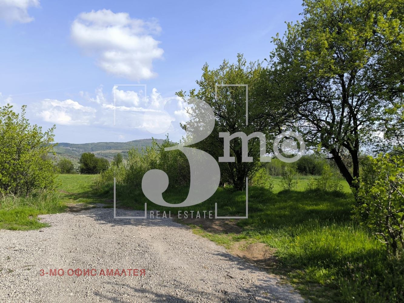 Продава ПАРЦЕЛ, с. Големо Бучино, област Перник