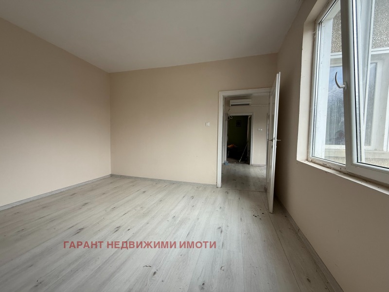 Продава КЪЩА, с. Поповци, област Габрово, снимка 3 - Къщи - 52440541